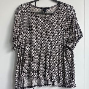 H&M black and white shirt